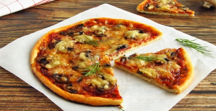 蘑菇香腸披薩